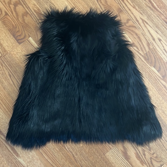 Abercrombie & Fitch Black Faux Fur Vest - Picture 5 of 5